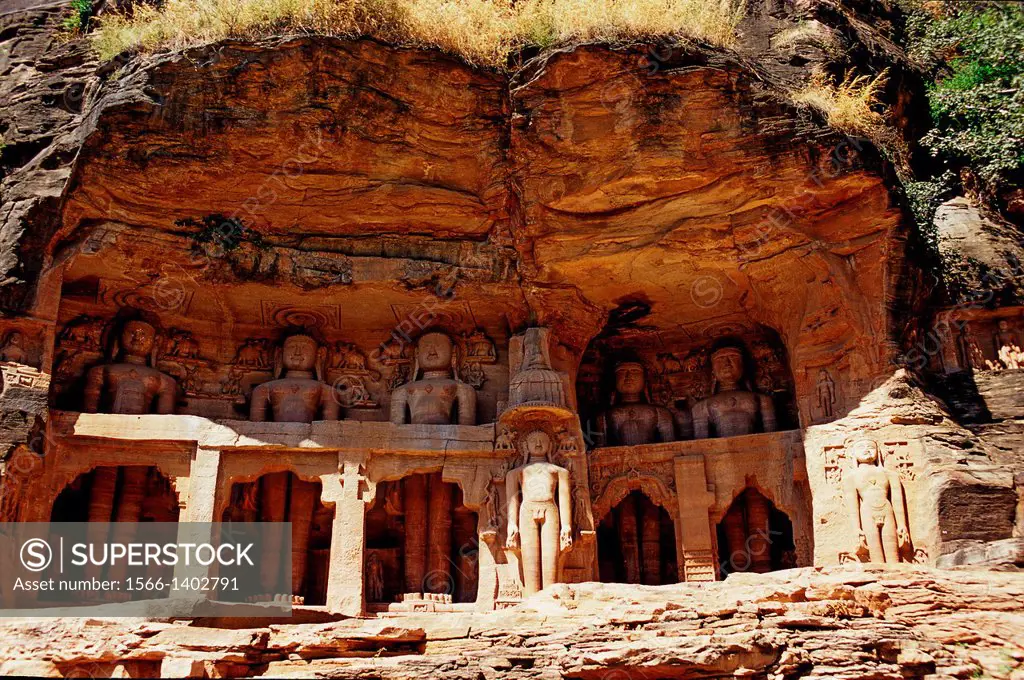Statues of jain tirthankaras in a cave, Gwalior, Madhya Pradesh, India