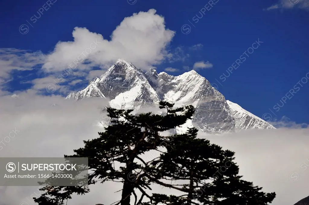 Lhotse peak is the fourth highest mountain on Earth, 8, 516 mts., Sagarmatha National Park, the Himalaya range, Khumbu area, Solukhumbu District, Saga...
