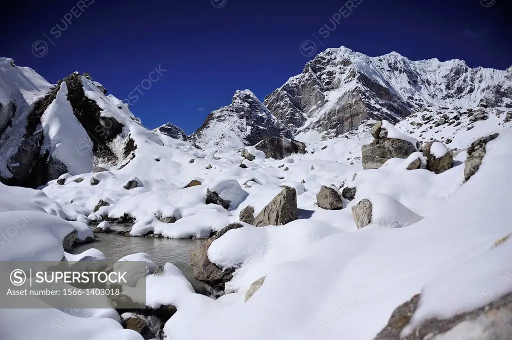 Khumbu Glacier, Sagarmatha National Park, the Himalaya range, Khumbu area, Solukhumbu District, Sagarmatha Zone, Nepal
