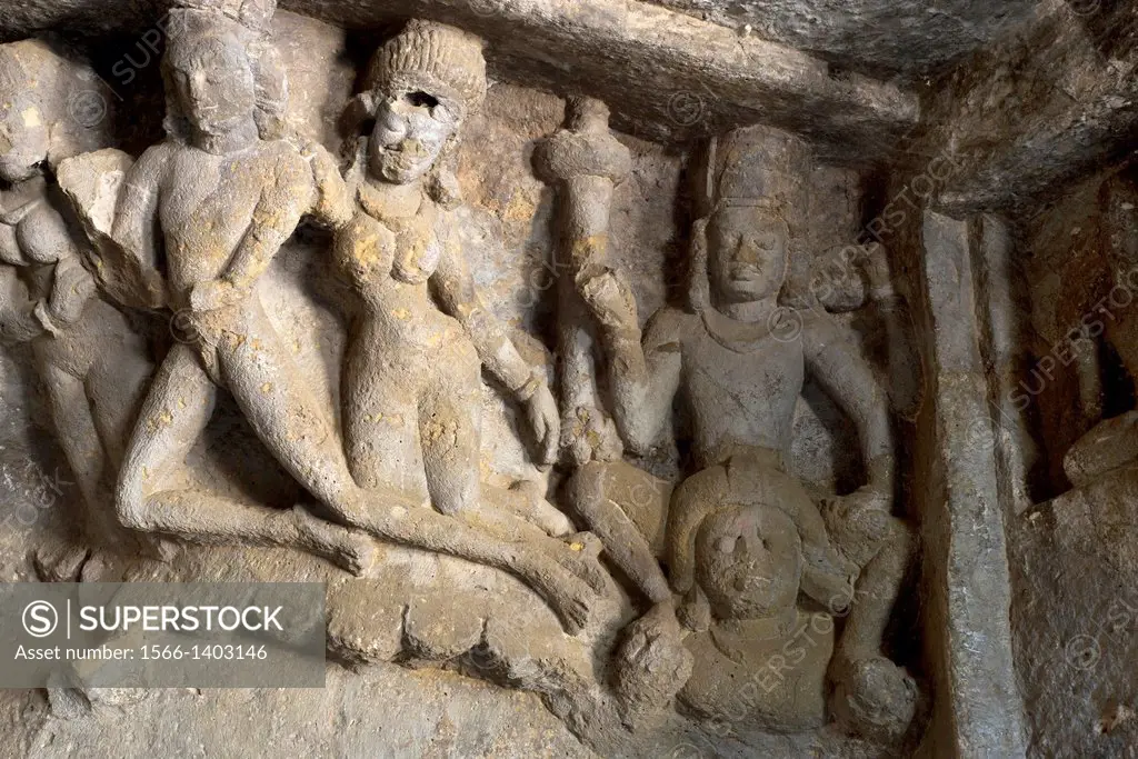 Mandapeshwar rock-cut cave, Mumbai. Flying figures and Yama on viever´s upper right paying obisence to Lord Shiva. Borivali, Mumbai, Maharashtra, Indi...