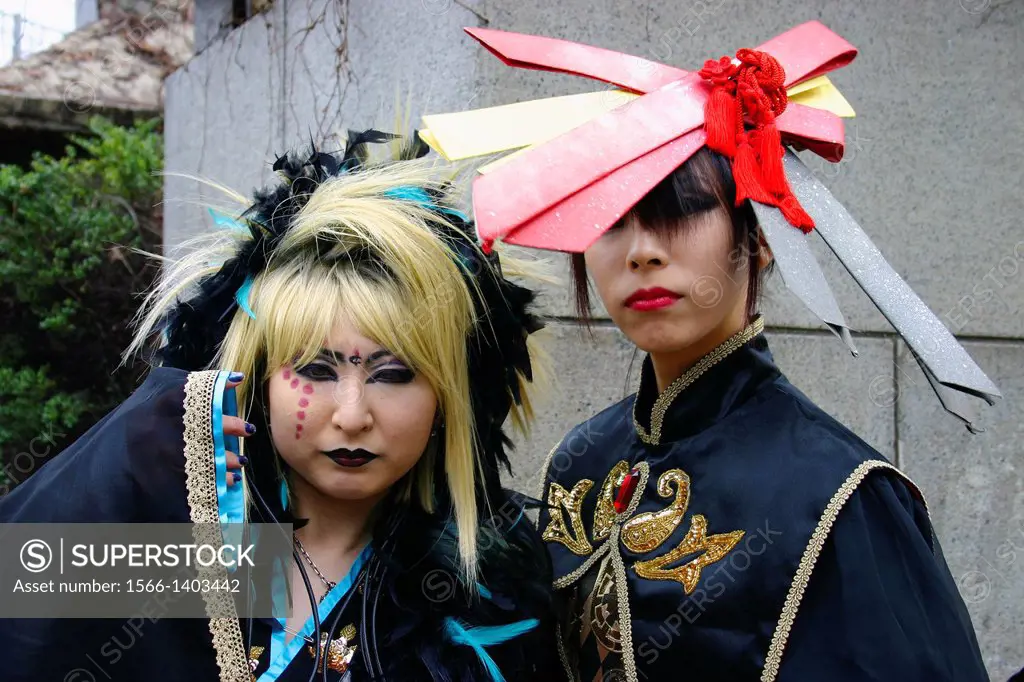 Tokyo Street Fashion - A wide variety of costume play getups can be seen every Sunday in Harajuku - Tokyo's fashion quarter. Since so many cos-plaers ...