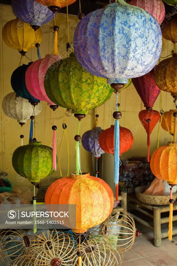 Hoi An is well known throughout Asia for its hand made crafts, particularly silk lamps and lanterns. Other specialties include tailor made clothing an...