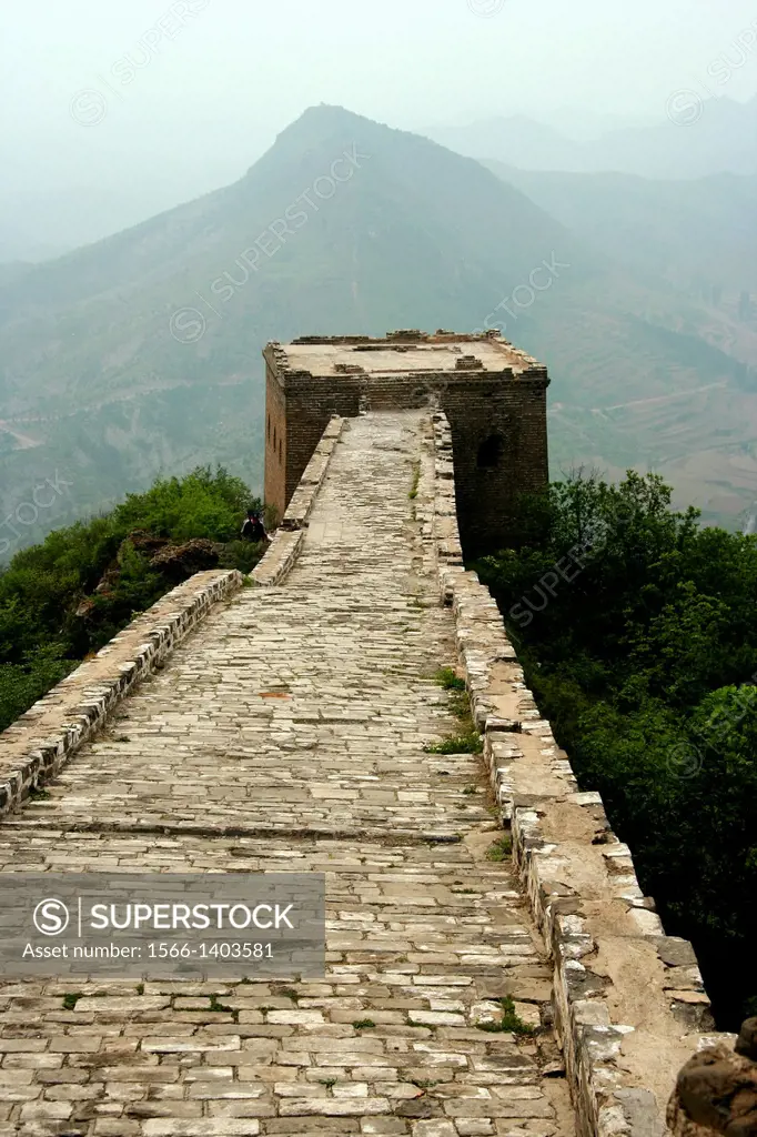 The Great Wall of China is a series of stone and earthen fortifications in northern China, built, rebuilt, and maintained between the 5th century BC a...