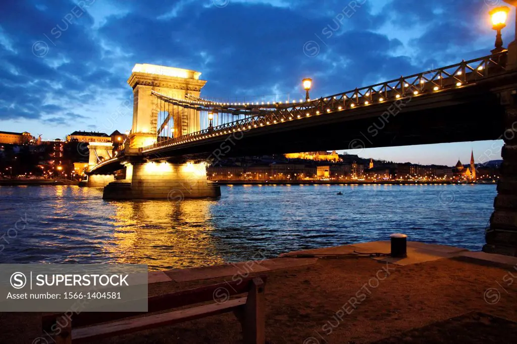 Chain bridge over Danube river at Budapest at dusk.
