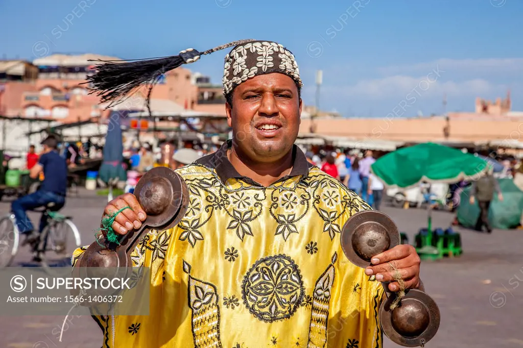 Street Entertainer, Jemaa el-Fna Square, Marrakech, Morocco.