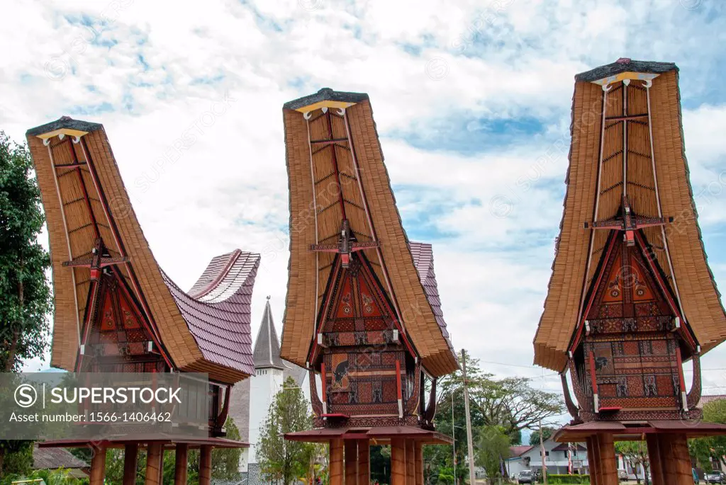 traditional Tongkonan, peaked roof boat family mausoleums of the Tana Toraja people in Ke´te Kesu, Sulwesi, Indonesia