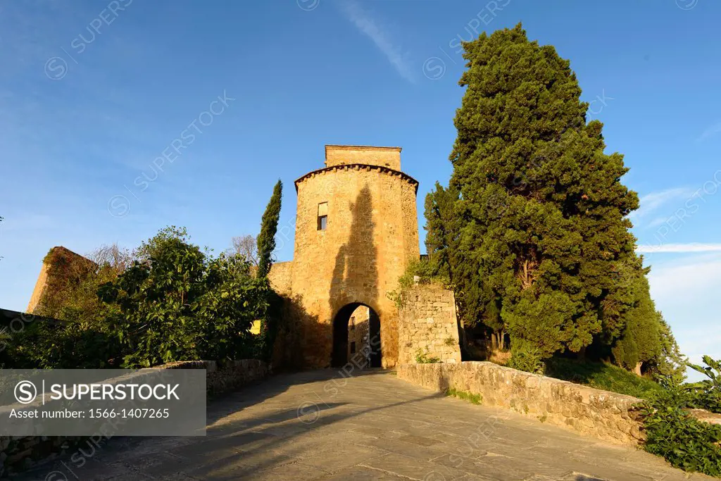 Europe, Italy, Tuscany, San Quirico d´Orcia, Old Castle, Val d´Orcia, UNESCO World Heritage - cultural site.