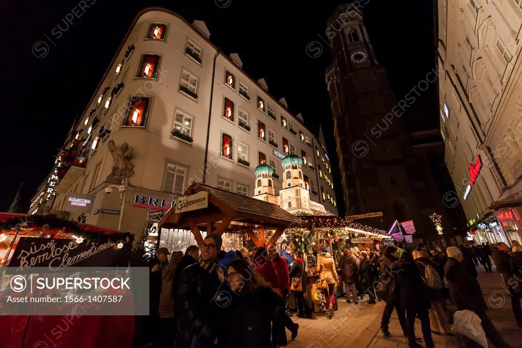 Christmas market in Munich. Frauenkirche with market stalls. Europe, Germany, Bavaria, Munich, December 2013.
