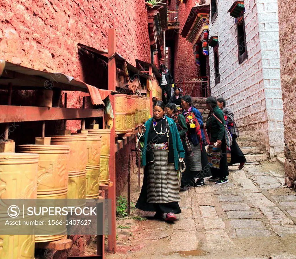 Pilgrims in Tsurphu Monastery, Lhasa Prefecture, Tibet, China.