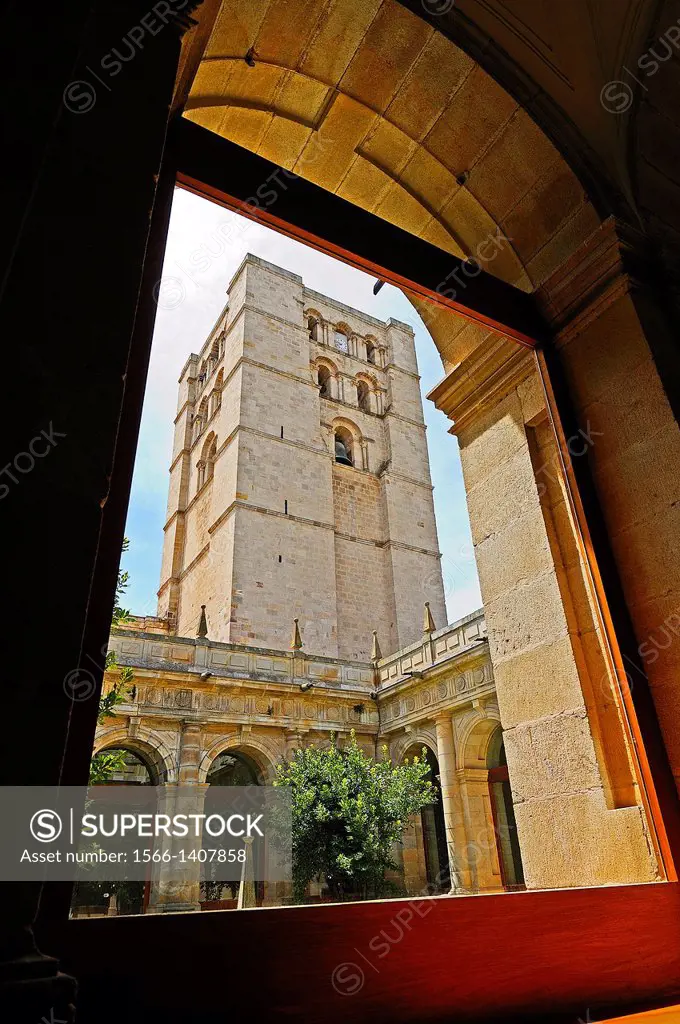 Cathedral of Zamora.Cloister.Castilla y León.Spain.