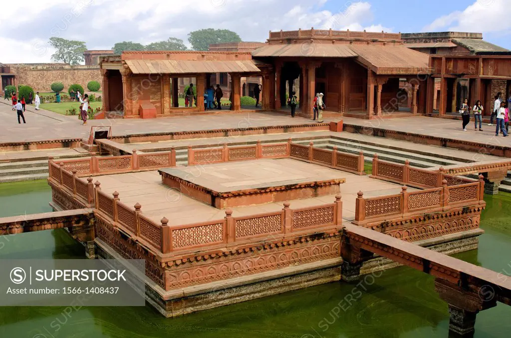 Anup Talao, decorative pond area, Fatehpur Sikri, Uttar Pradesh, India.