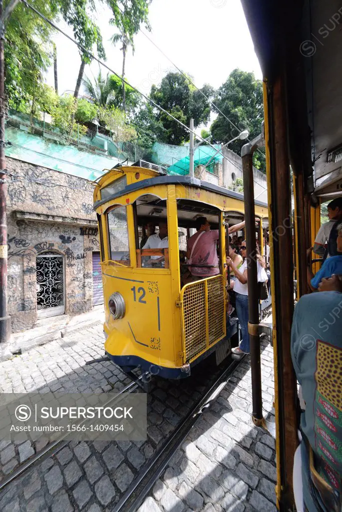 Bonde, Rio´s famous electric tram; Rio de Janeiro, Espirito Santo, Brazil. The historic street railway has been transporting Rio residents for over a ...