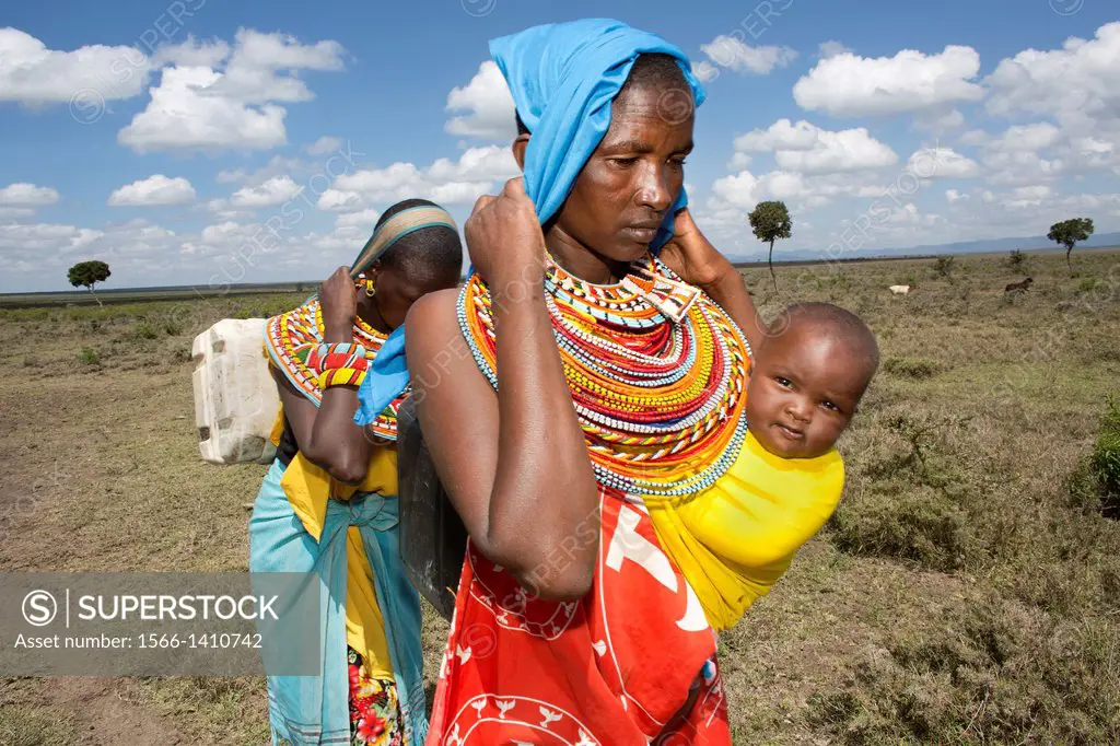 Samburu tribe in Northern KenyaSamburu tribe in Kenya fetching water.