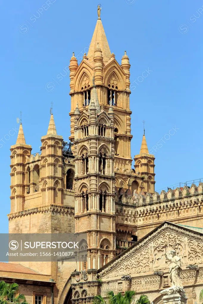 Bell tower of Palermo cathedral (14th century), Palermo, Sicily, Italy.