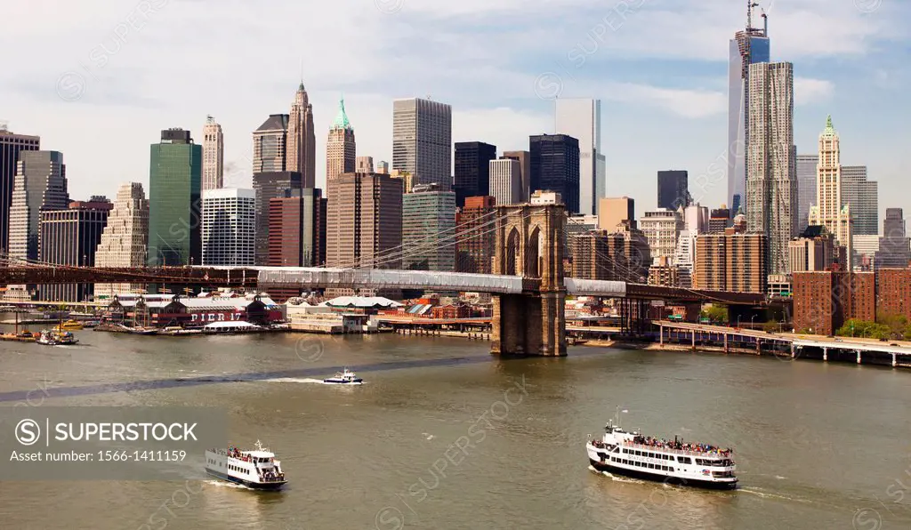 East River, Brooklyn Bridge, Manhattan skyline, from Manhattan Bridge, Manhattan, New York City, New York, USA.