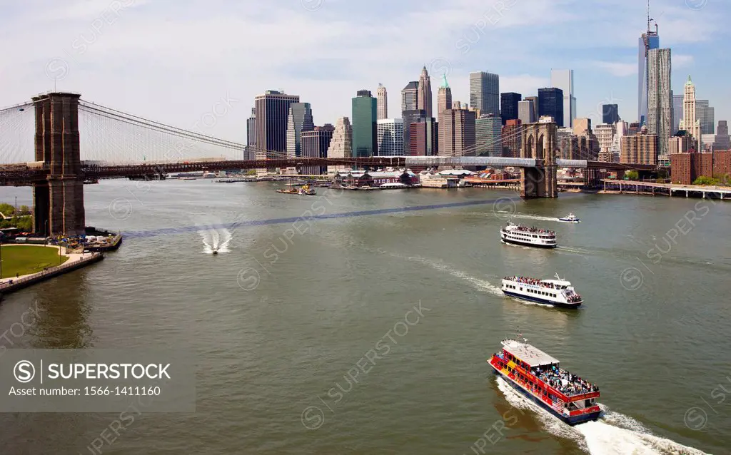 East River, Brooklyn Bridge, Manhattan skyline, from Manhattan Bridge, Manhattan, New York City, New York, USA.