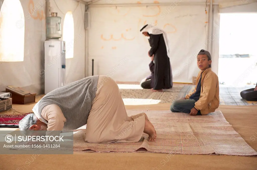 Al Za´atari, Al Mafraq region, Jordan, Middle-East. The UNHCR refugee camp Al Za´atari has a number of mosques, housed in large tents, where the Mosli...