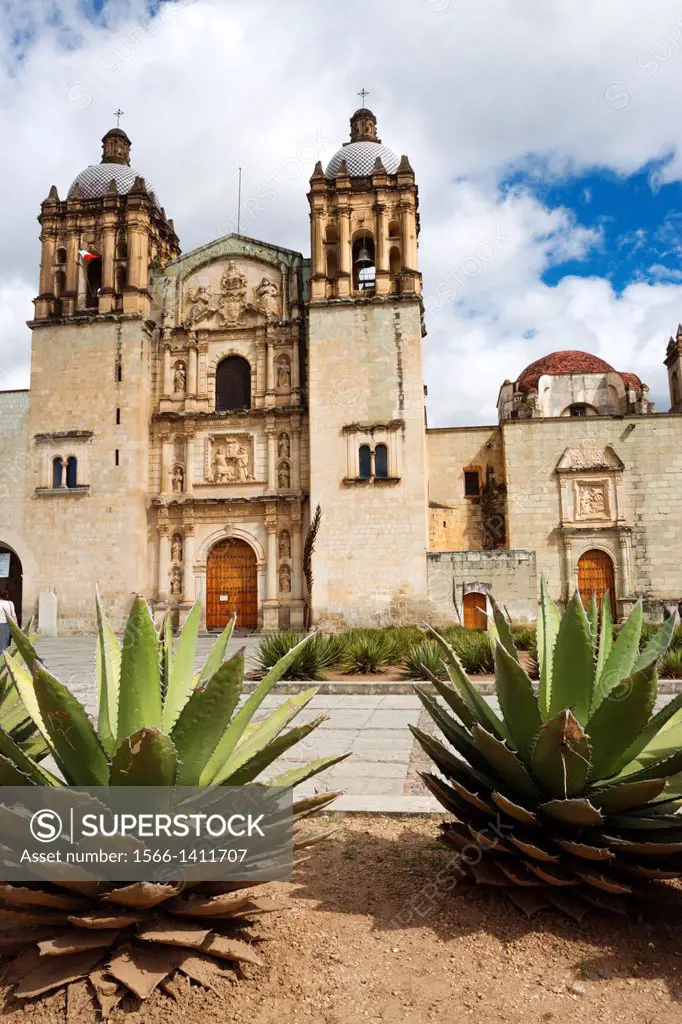 Church of St Domingo founded in 1575 is ornate plaster statues and colored stucco flowers. Oaxaca, Oaxaca. Mexico