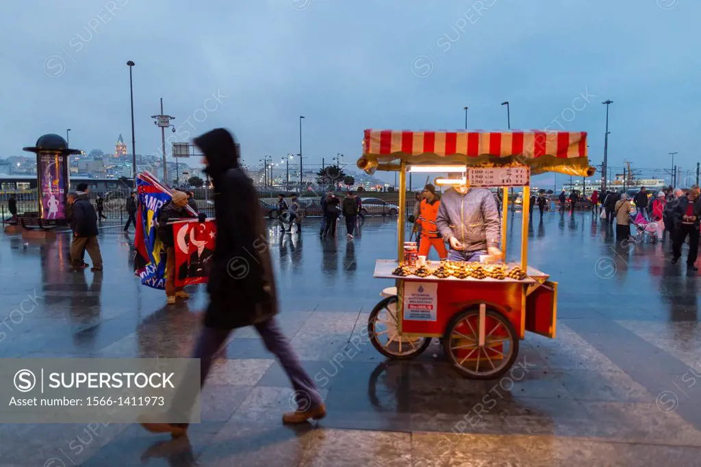 Street sellers, Istanbul, Turkey.