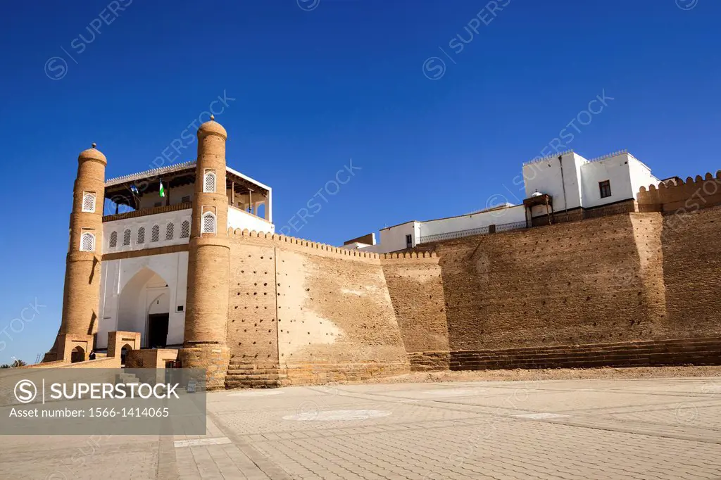 Entrance, outer walls and viewing gallery of the Ark Fortress, Registan Square, Bukhara, Uzbekistan.