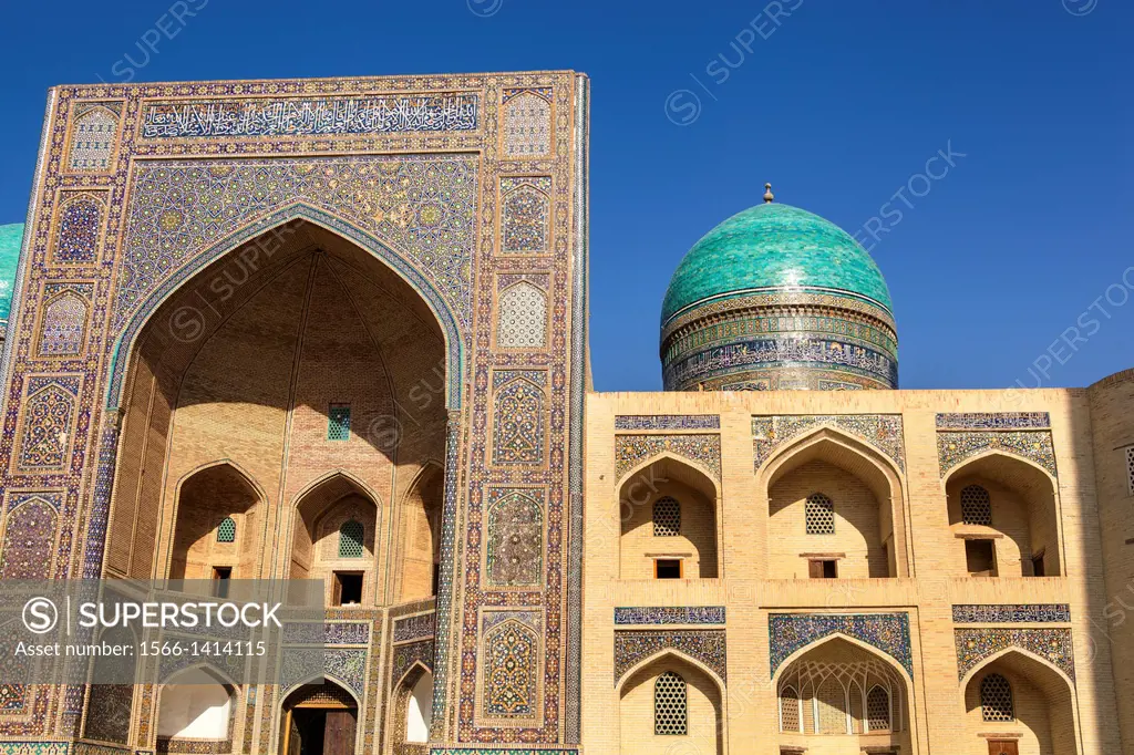 Mir I Arab Madrasah, Poi Kalon, Bukhara, Uzbekistan.