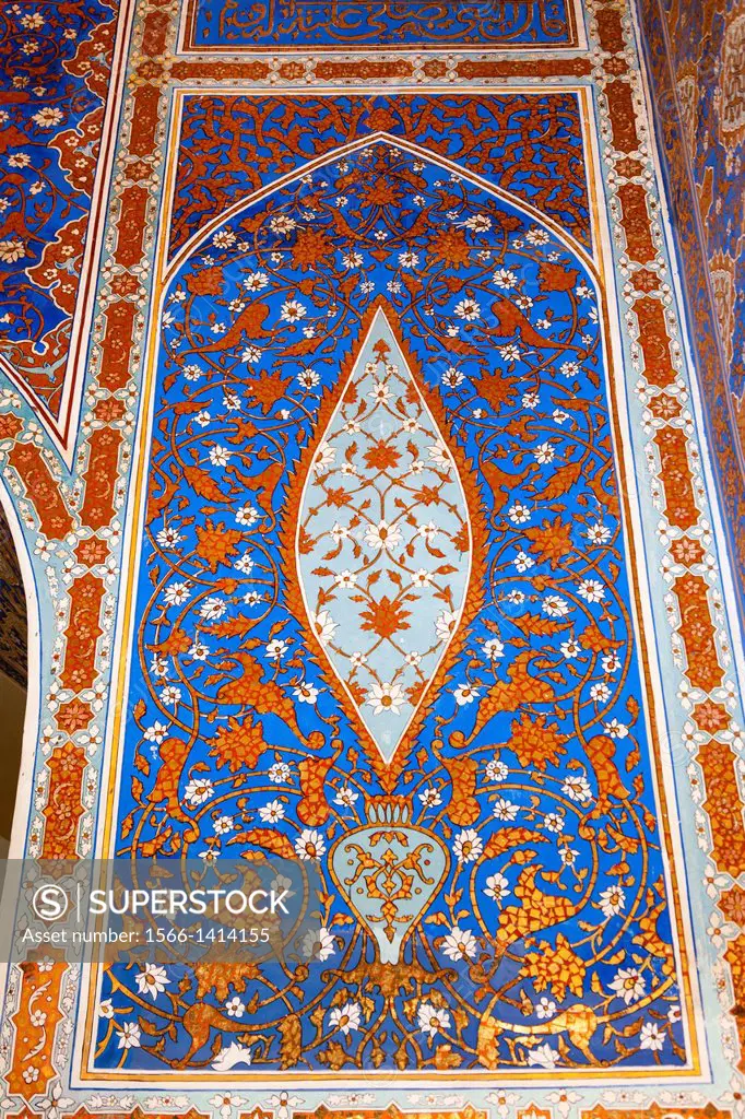 Decorative wall, Tilla Kari Madrasah, also known as Tillya Kari Madrasah, Registan Square, Samarkand, Uzbekistan.