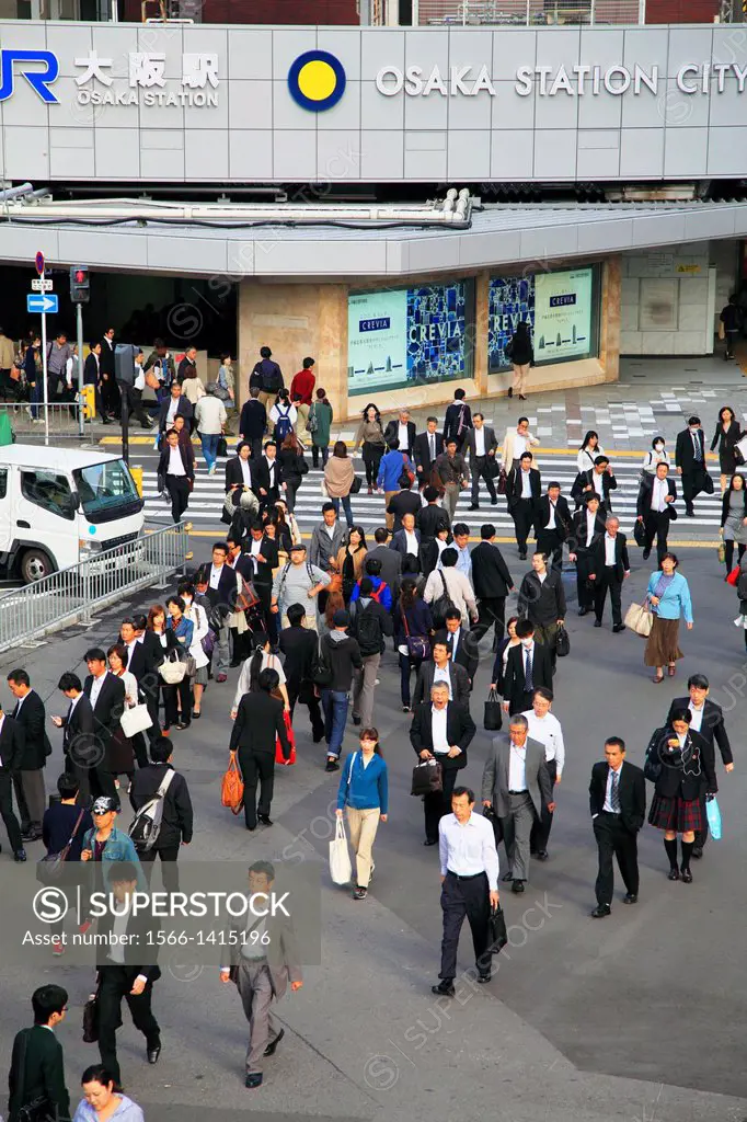 Japan, Osaka, station, commuters going to work,.