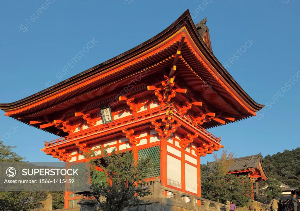 Japan, Kyoto, Kiyomizu-dera Temple, Nio-mon Gate,.