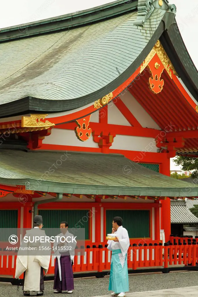 Japan, Kyoto, Fushimi Inari Taisha Shrine, people, shinto priests,.