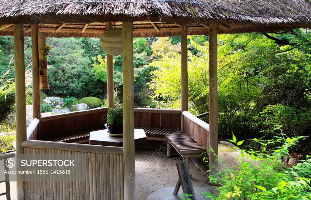 Japan, Kyoto, Taizo-in Zen Buddhist Temple, garden, pavilion,.