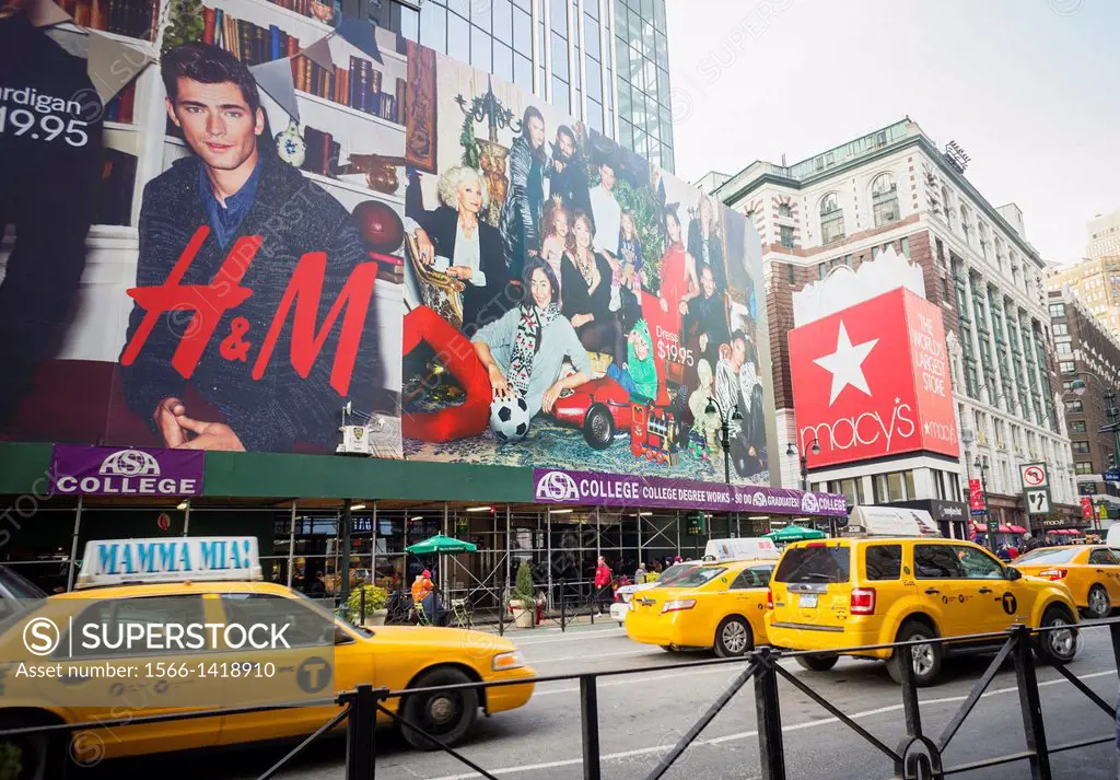 An enormous billboard announces the future arrival of an H&M department store at in Herald Square, across from Macy´s, in New York. The 63, 000 square...