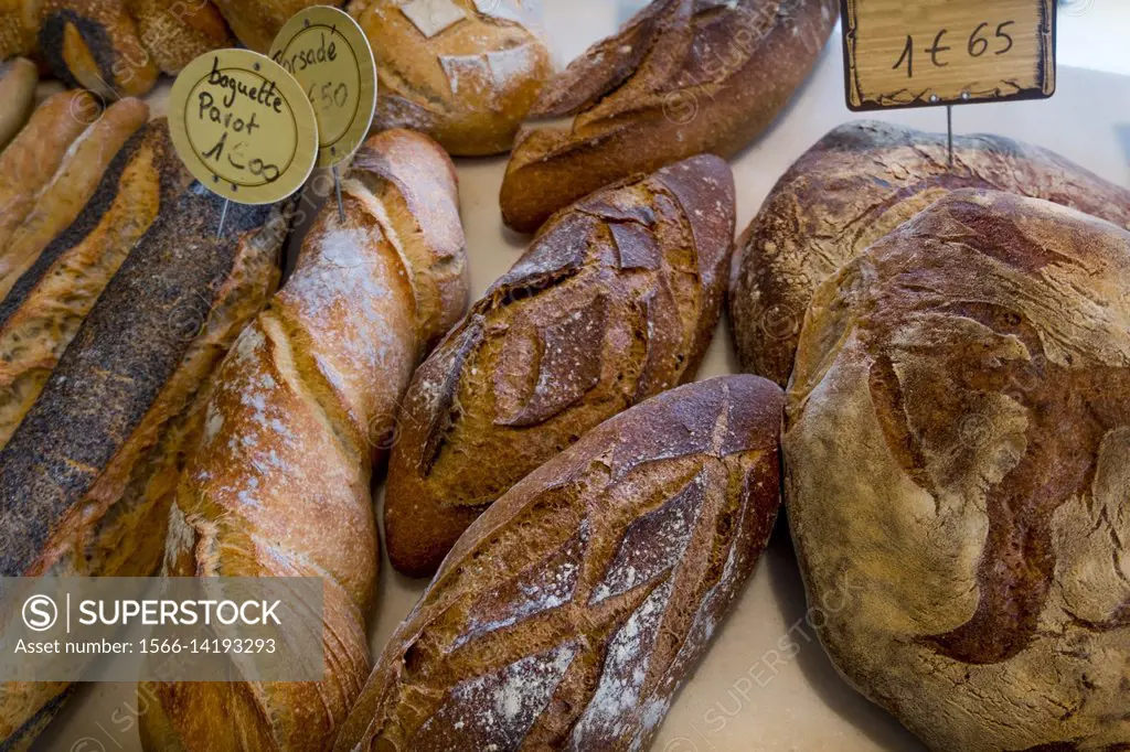 France, Nouvelle Aquitaine,Dordogne, Landbreads in a bakery at Thenon.