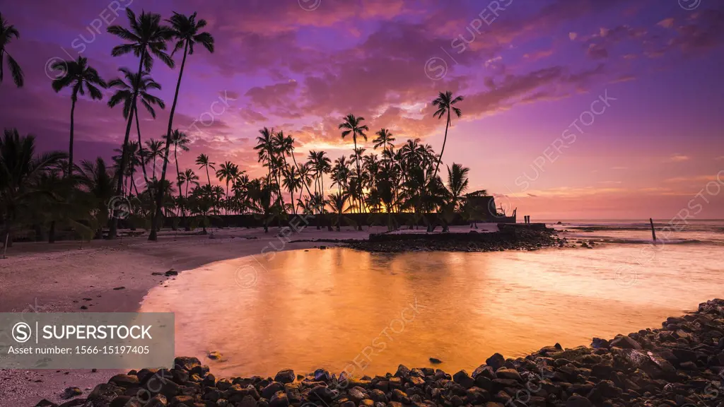 Sunset over Pu'uhonua O Honaunau National Historic Park (City of Refuge), Kona Coast, Hawaii USA.