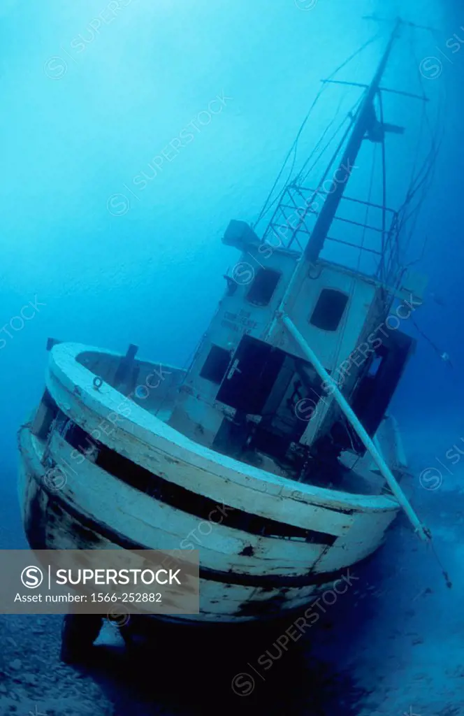 Vertical image of a stern perspective of the newly sunk Dutch fishing boat ´Our Confidence´ - now resting in 55 feet and just off the sloping shore of...
