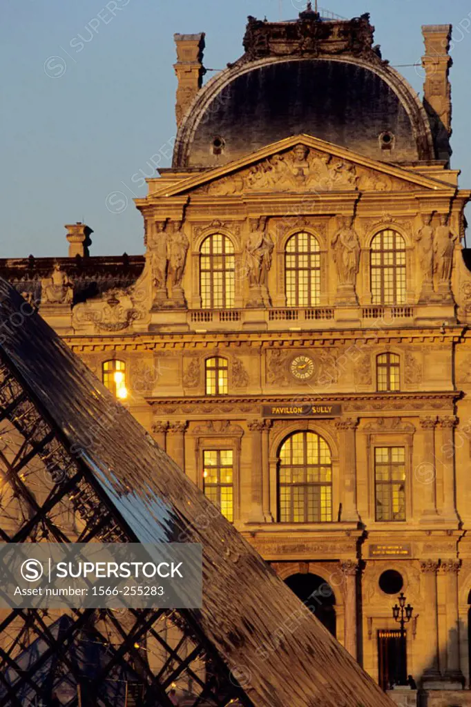 Louvre Pyramid, Louvre Museum. Paris, France