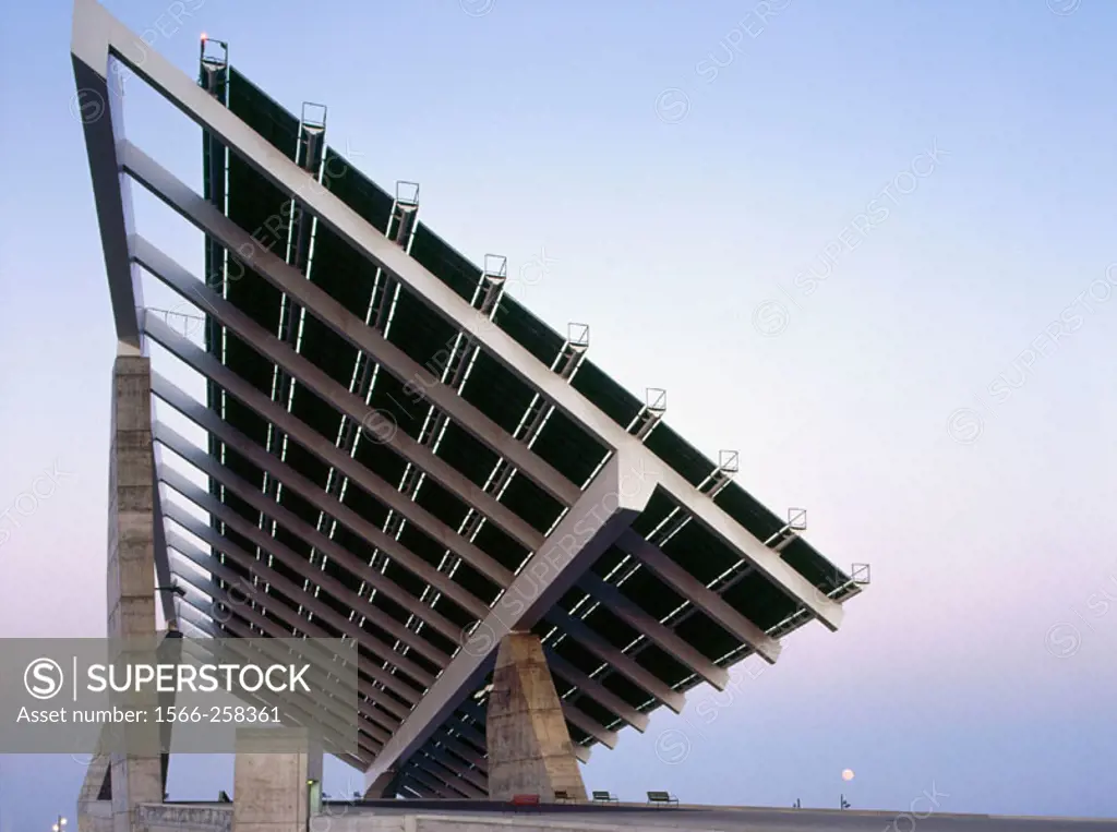 Photovoltaic pergola, by Torres & Martínez Lapeña. Forum. Barcelona. Catalunya. Spain.