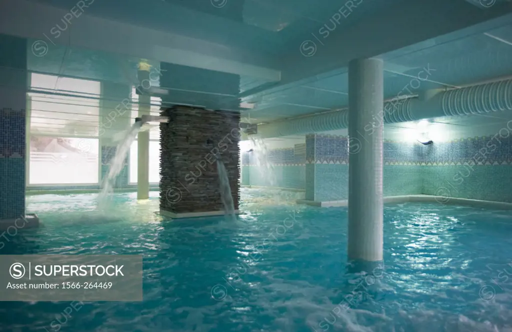 Hidroterapia, Piscina termal, Balneario de Cestona, Gipuzkoa, Euskadi