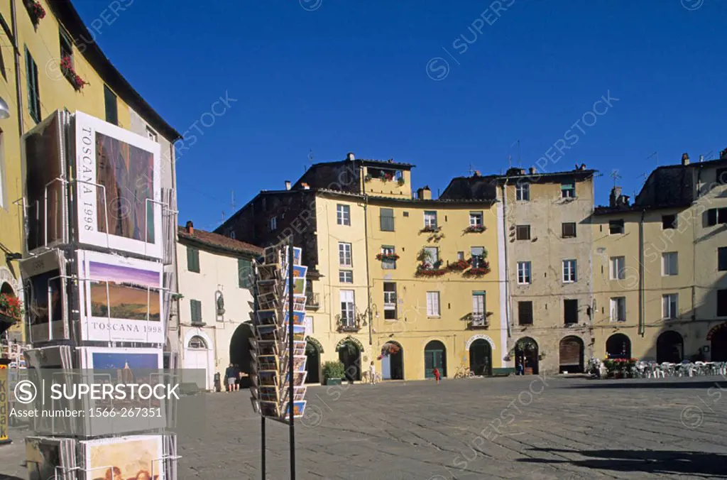 Amphitheatre Square in old town, Lucca. Tuscany, Italy