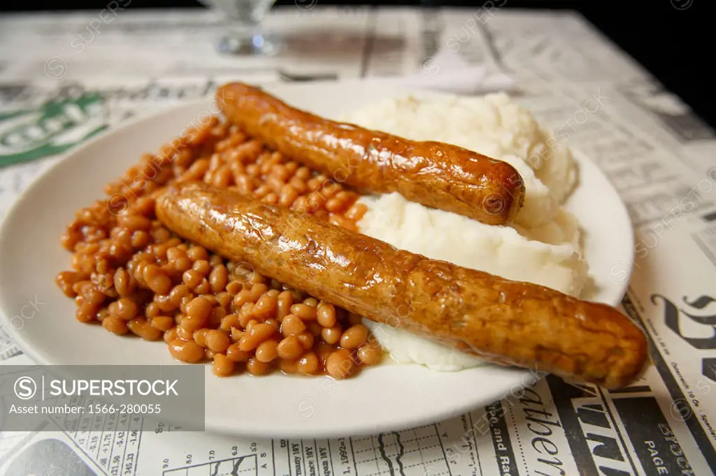 Baked beans and sausages, English pub. London, England, UK