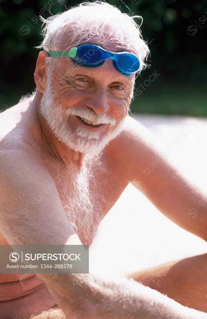 senior man in swiming googles