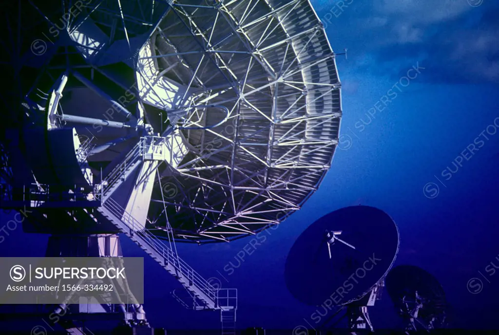 Radio Telescope / Satellite Dishes: (Vlart)San Augustine Plain, New Mexico, Usa.