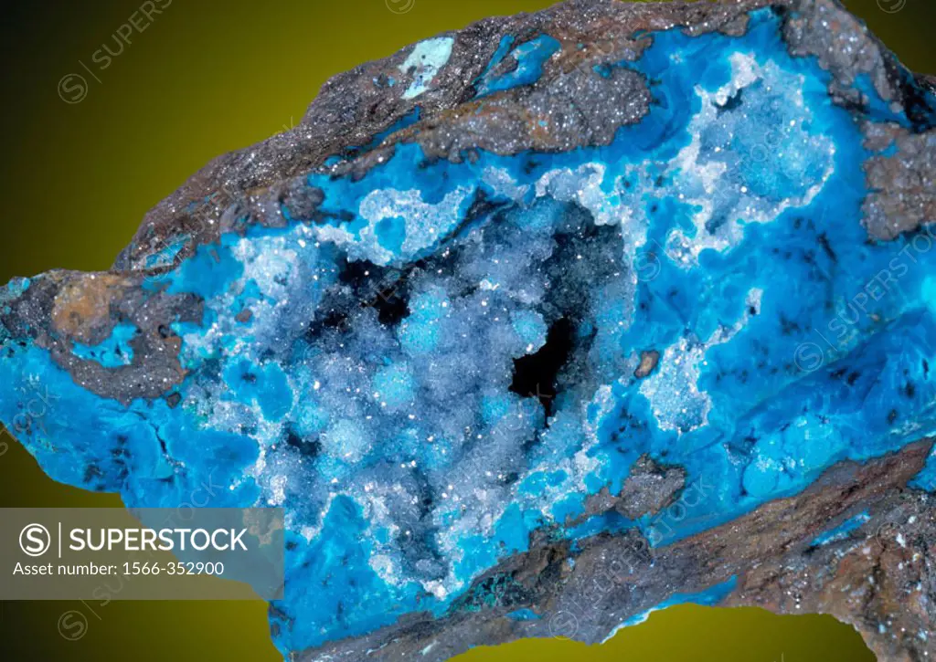 Chrysocolla mineral, habitat is Inca de Oro in Chile, bigness 9 cm
