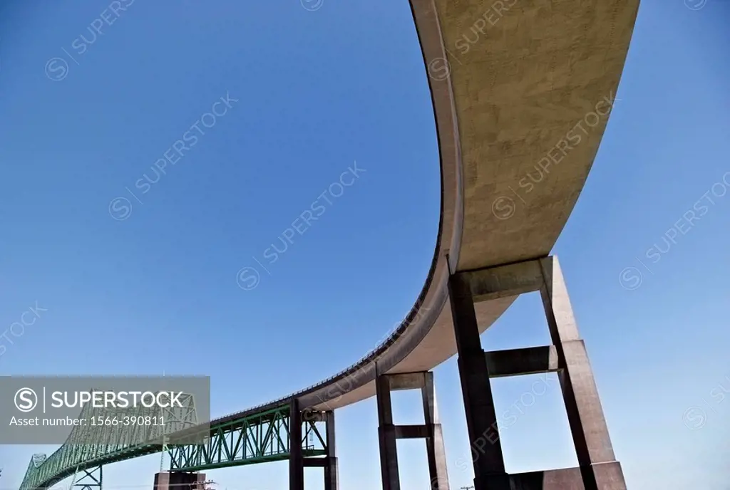 Astoria, Oregon, view of the Astoria Bridge which crosses the Columbia River between Oregon and Washington, USA