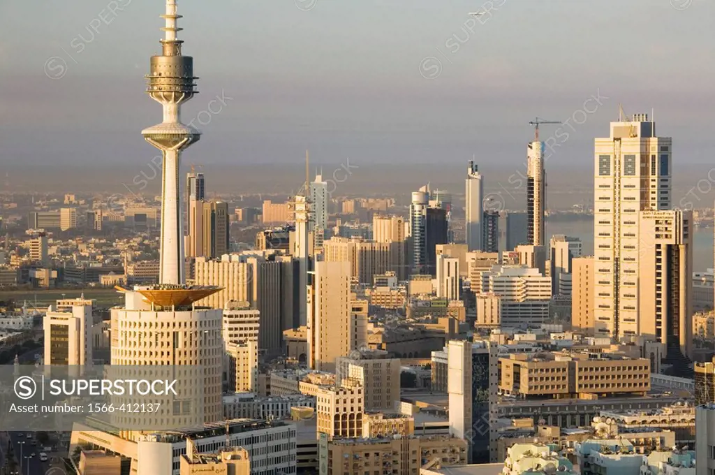 KUWAIT-Kuwait City: Aerial over Hilalli Street towards Liberation Tower / Sunrise