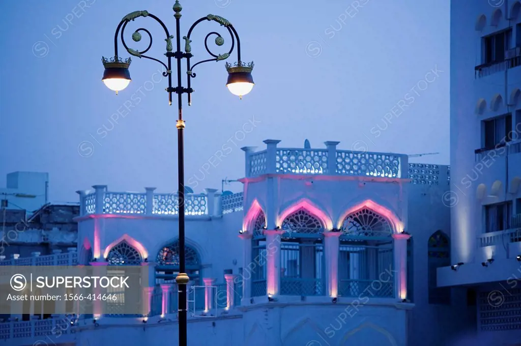 OMAN-Muscat-Mutrah: Mutrah Corniche Streetlights