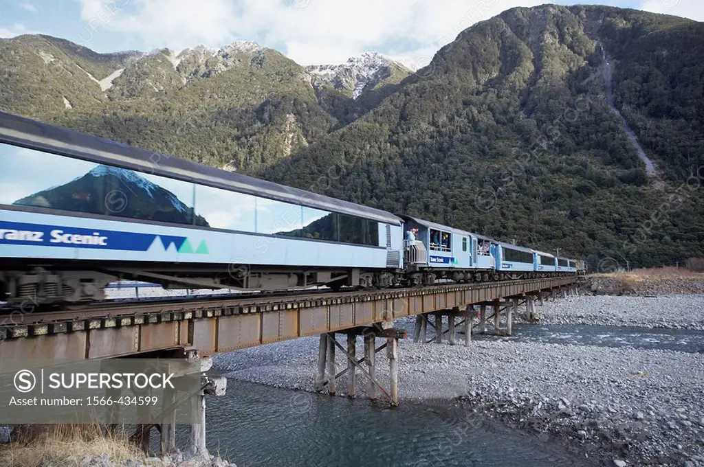 Trans Alpine Train, Bealey River, near Arthur´s Pass, Canterbury, South Island, New Zealand