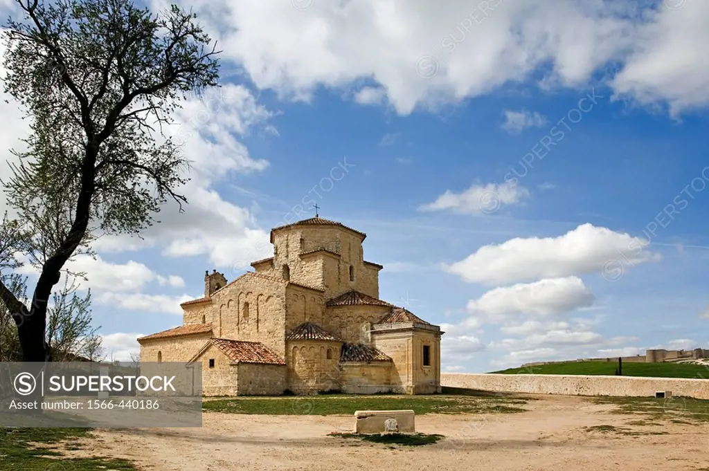 Romanesque church of Nuestra Señora de la Anunciada (built 11th century and refurbished 17th century). Urueña. Valladolid province, Castilla-León, Spa...