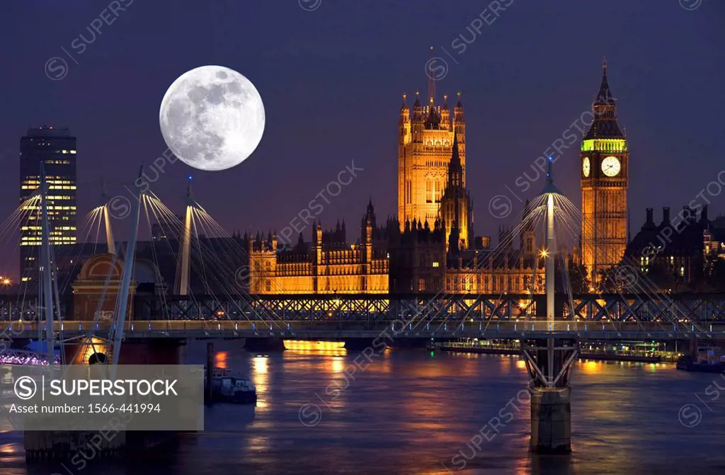 Hungerford Bridge Parliament  River Thames  London  England  Uk