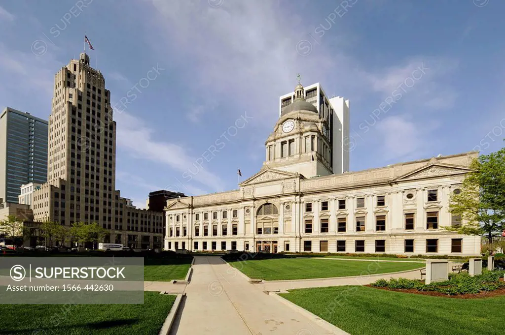 Fort Wayne Indiana skyline with Lincon Tower and City Hall