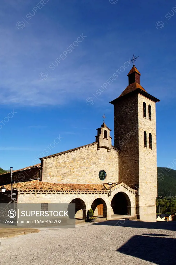 Iglesia del Salvador, Biescas, Huesca province, Aragón, Spain